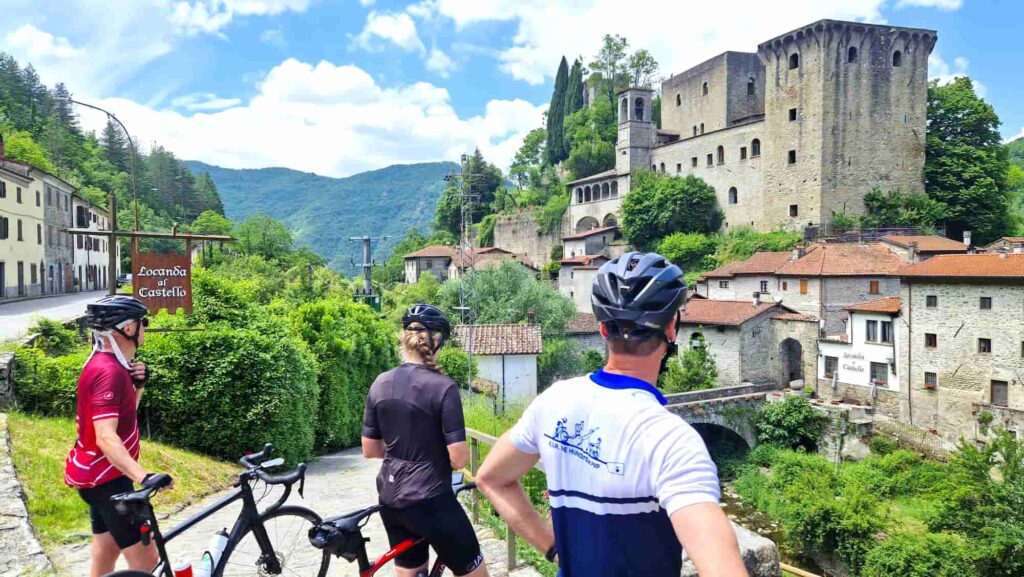 Fietsen in Toscane met andere wielrenners